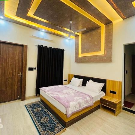 Lotus Palm Retreat - Full Villa Удджайн Экстерьер фото